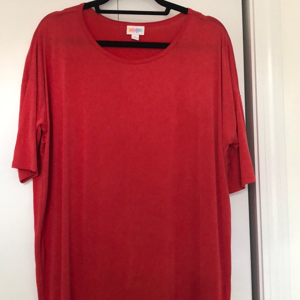 Red lularoe top
